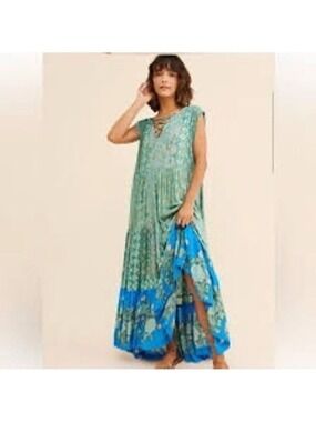Free People Hanalei Bay Maxi Dress
In Blue Multi Floral
Size XS
